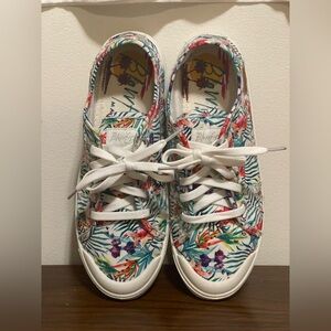 Blowfish Malibu super foam sock, ultra lightweight, flexible sole